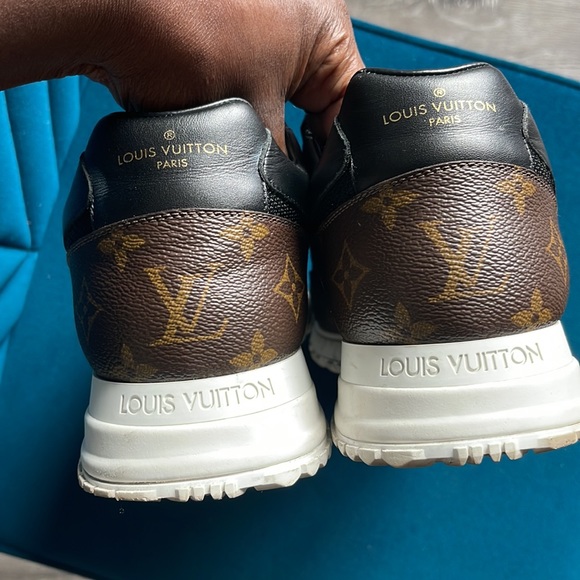 Men’s Louis Vuitton RUN AWAY SNEAKER EXCELLENT CONDITION - Picture 4 of 5